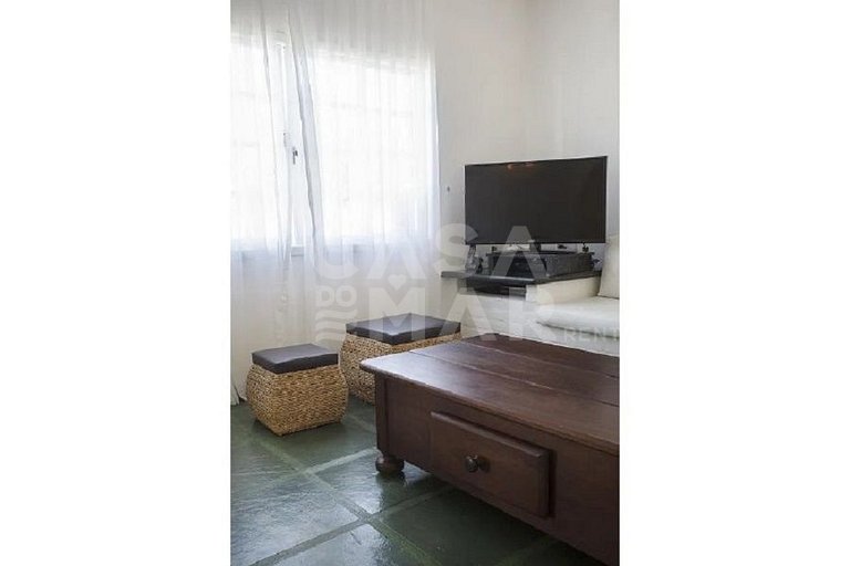 Casa em Manguinhos, próximo ao clube de velas, com ampla áre