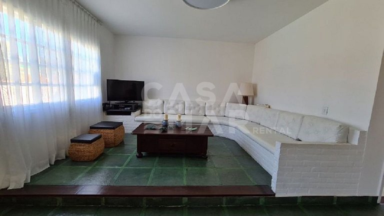 Casa em Manguinhos, próximo ao clube de velas, com ampla áre