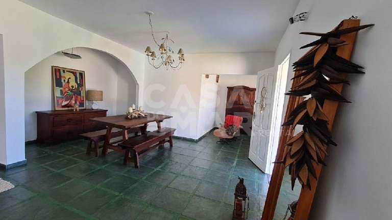 Casa em Manguinhos, próximo ao clube de velas, com ampla áre