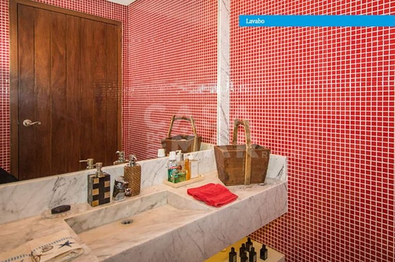 Uma ilha excepcional com sete suítes, píer, sala de cinema