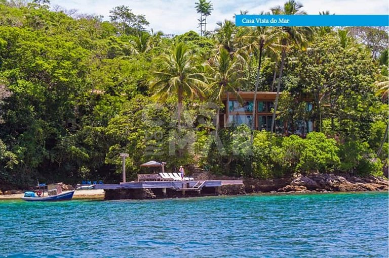 Uma ilha excepcional com sete suítes, píer, sala de cinema