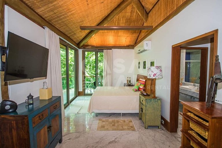 Uma ilha excepcional com sete suítes, píer, sala de cinema