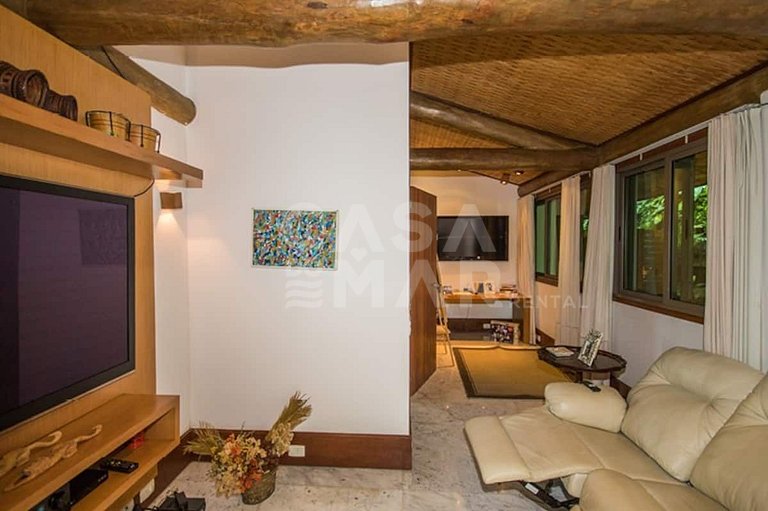 Uma ilha excepcional com sete suítes, píer, sala de cinema