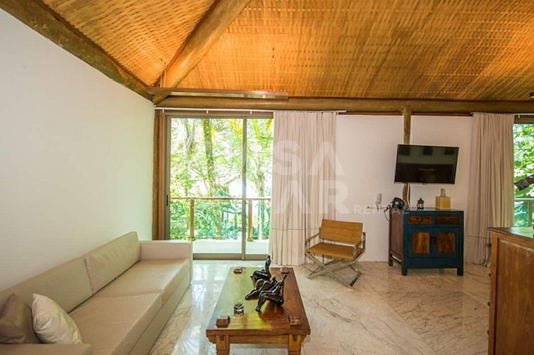 Uma ilha excepcional com sete suítes, píer, sala de cinema