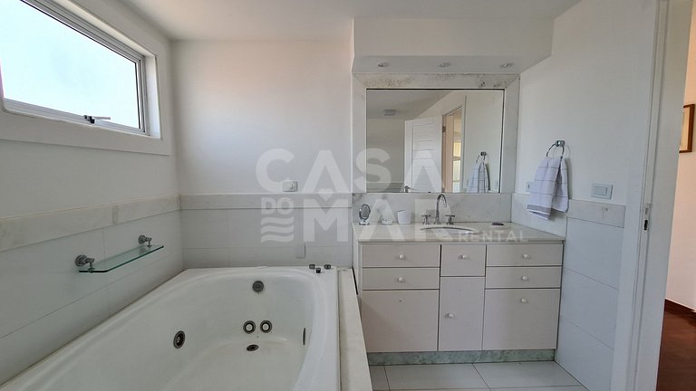 Uma casa maravilhosa e com a vista mais incrível na praia da