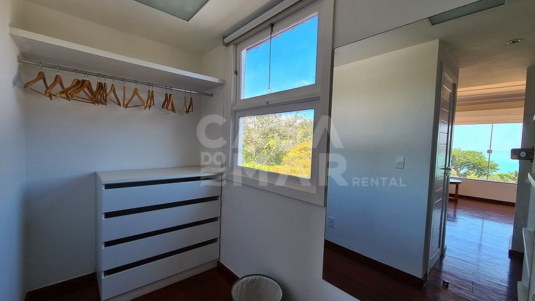 A wonderful house with the most amazing view on horseshoe be