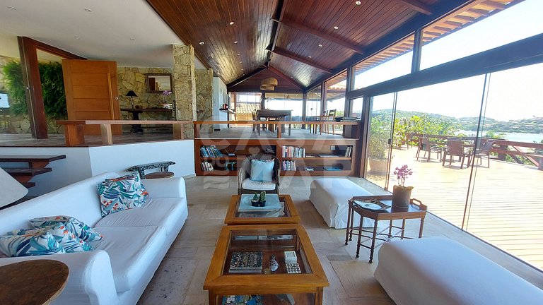 A wonderful house with the most amazing view on horseshoe be