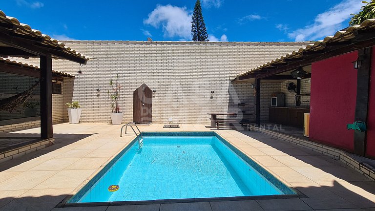 Casa em condomínio com piscina privativa, à 50 metros da pra