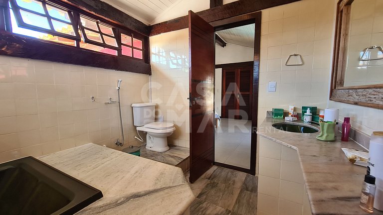 Casa em condomínio com piscina privativa, à 50 metros da pra