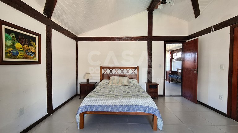 Casa em condomínio com piscina privativa, à 50 metros da pra