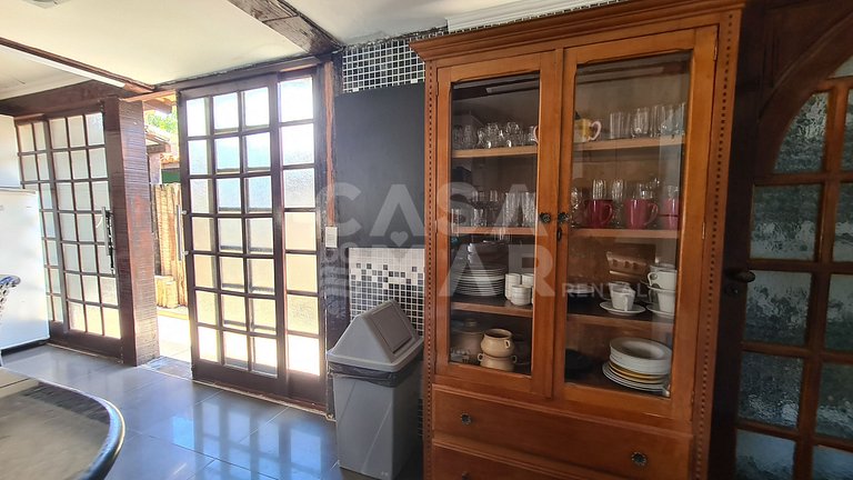 Casa em condomínio com piscina privativa, à 50 metros da pra