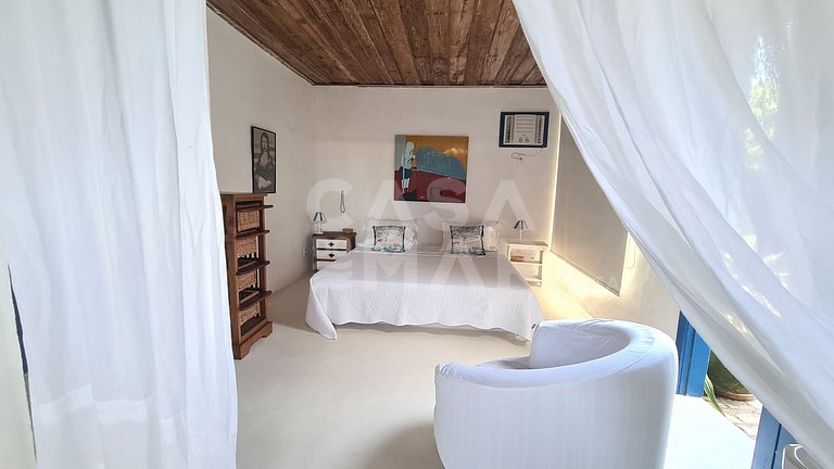Linda casa estilo pescador, pé na areia na praia rasa.