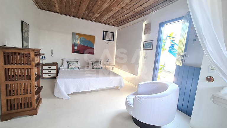 Linda casa estilo pescador, pé na areia na praia rasa.