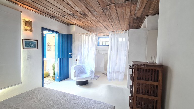 Linda casa estilo pescador, pé na areia na praia rasa.