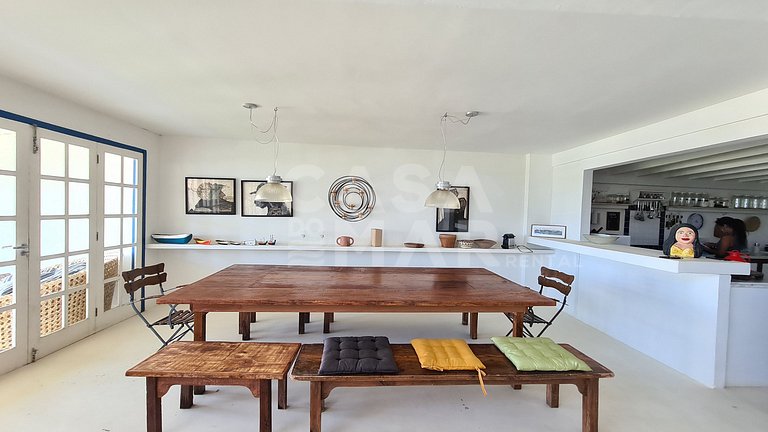 Linda casa estilo pescador, pé na areia na praia rasa.