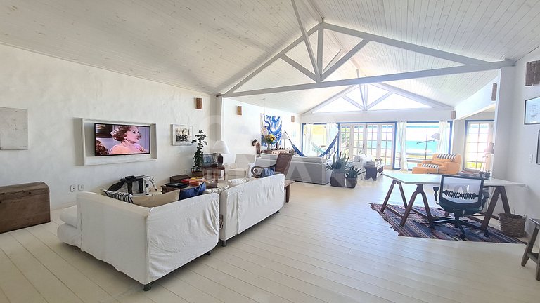 Beautiful fisherman style house, standing on the sand on the