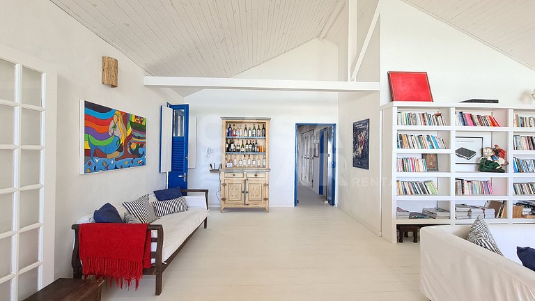 Beautiful fisherman style house, standing on the sand on the