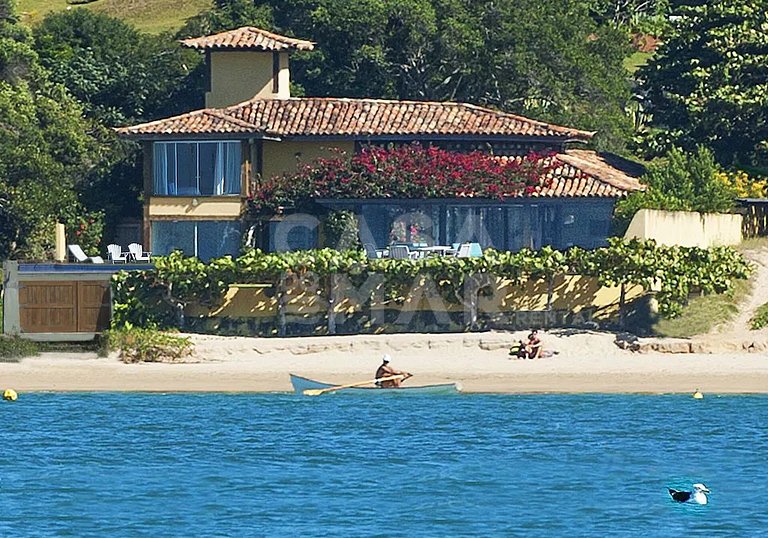 Beautiful Casa Pé na Areia da Praia da Ferradura, with more