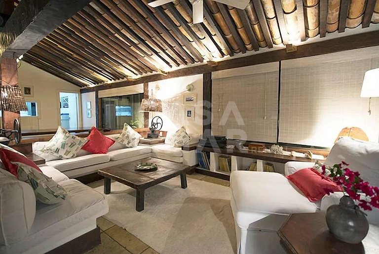 Lindíssima Casa Pé na Areia da Praia da Ferradura, com mais