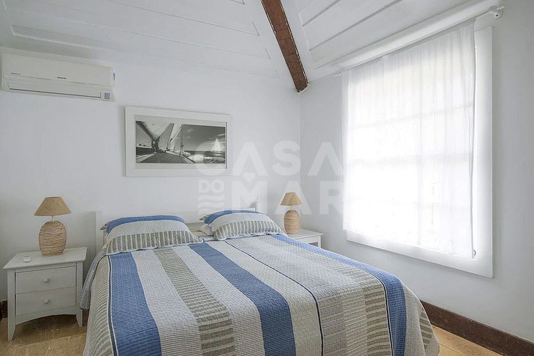 Lindíssima Casa Pé na Areia da Praia da Ferradura, com mais