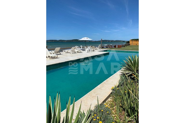 Linda casa frente mar, com 4 suítes, em condomínio em Mangui