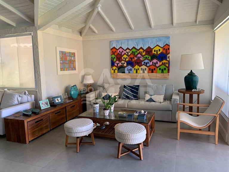 Beautiful house facing the sea, with 4 suites, in condominiu