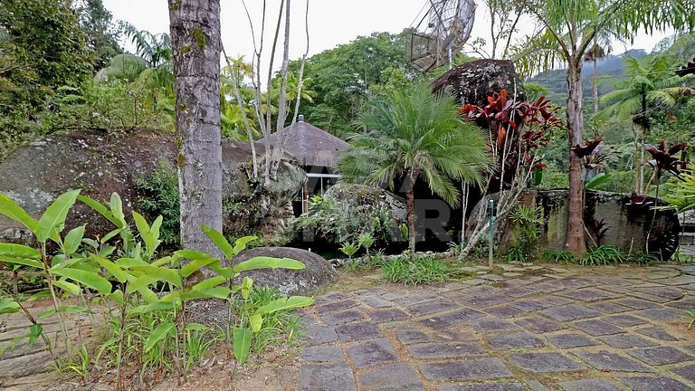 Swan Lake site, with four bedrooms, in condominium with 24hr