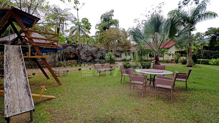 Swan Lake site, with four bedrooms, in condominium with 24hr