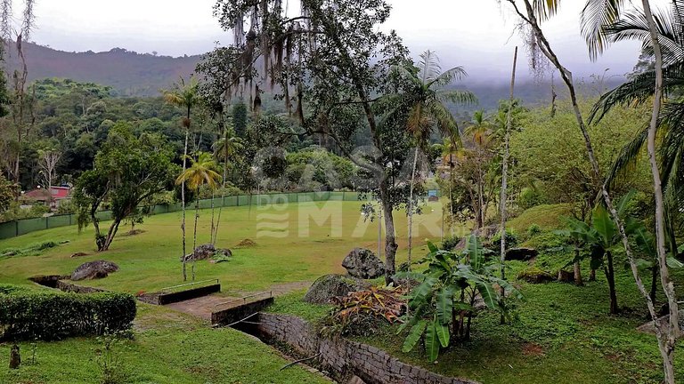 Swan Lake site, with four bedrooms, in condominium with 24hr