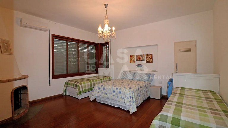 Swan Lake site, with four bedrooms, in condominium with 24hr