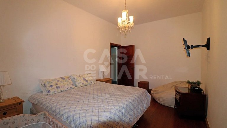Swan Lake site, with four bedrooms, in condominium with 24hr