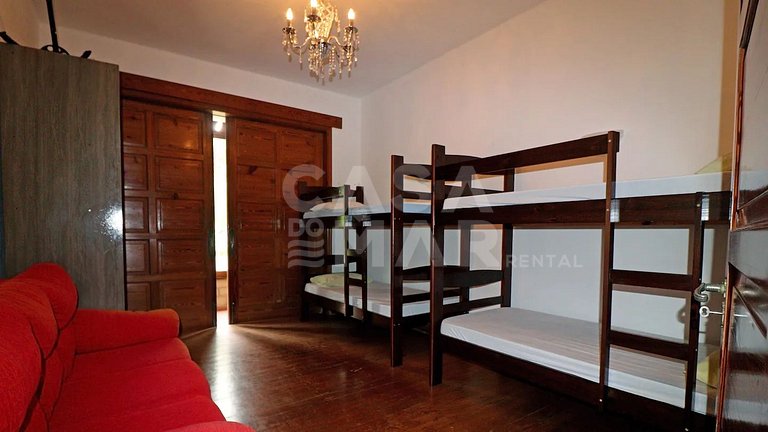 Swan Lake site, with four bedrooms, in condominium with 24hr