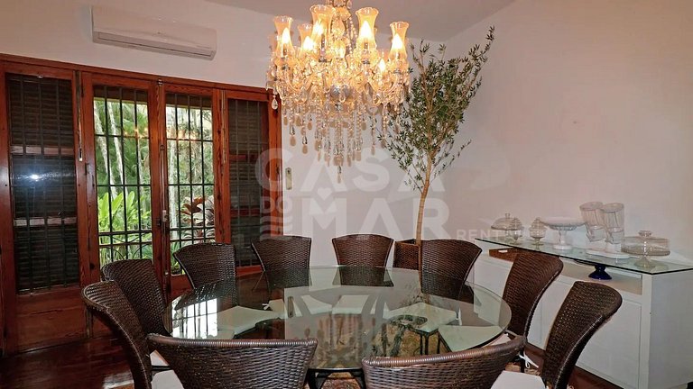 Swan Lake site, with four bedrooms, in condominium with 24hr