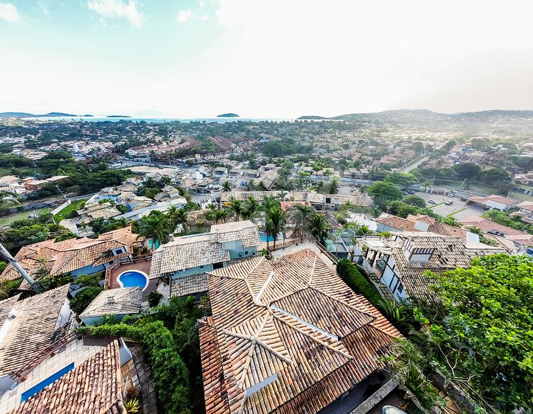 Beautiful house with 4 suites, in condominium, in the right