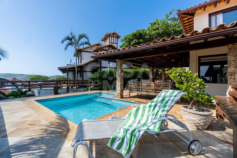 Beautiful house with 4 suites, in condominium, in the right