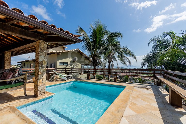 Beautiful house with 4 suites, in condominium, in the right