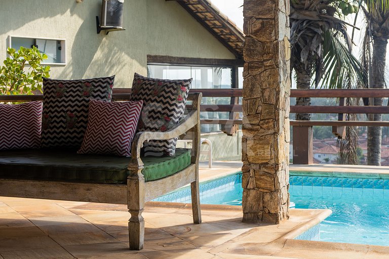 Beautiful house with 4 suites, in condominium, in the right