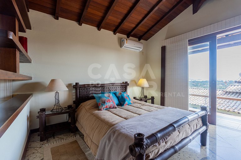 Beautiful house with 4 suites, in condominium, in the right