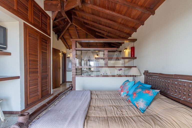 Linda casa com 4 suítes, em condomínio, no canto direito de