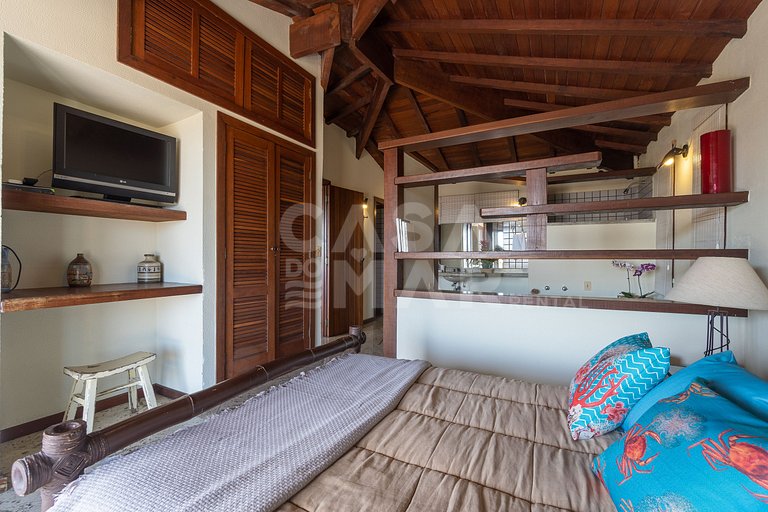 Beautiful house with 4 suites, in condominium, in the right