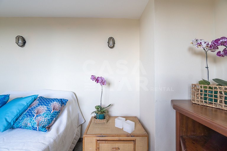 Beautiful house with 4 suites, in condominium, in the right
