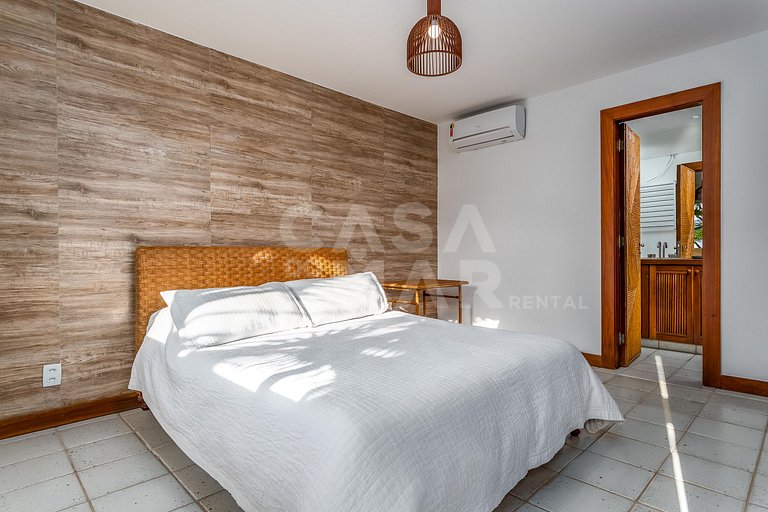 Lindíssima mansão em Angra, com 11 suítes, e vista encantado