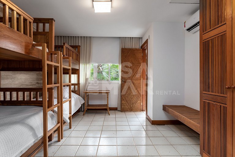Lindíssima mansão em Angra, com 11 suítes, e vista encantado