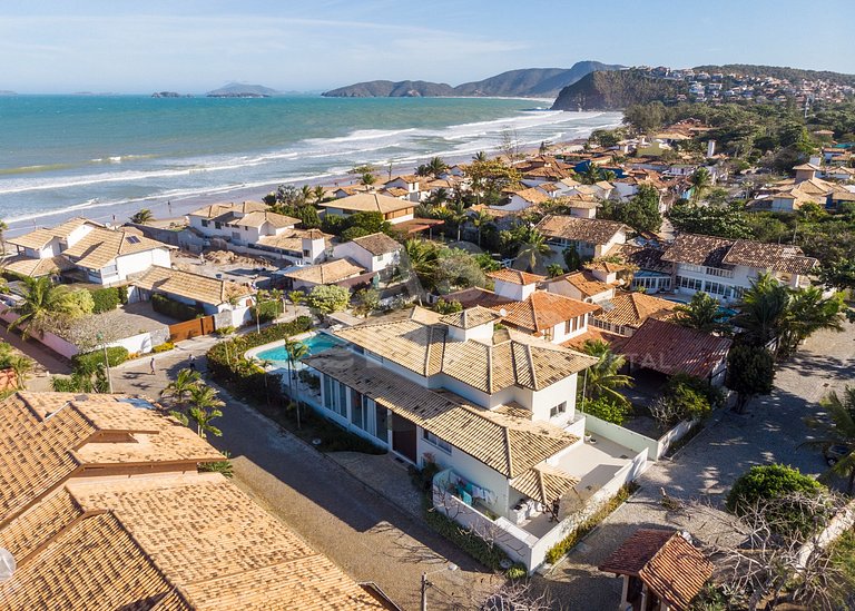 Linda casa com 6 suítes, em condomínio frente mar, em Geribá