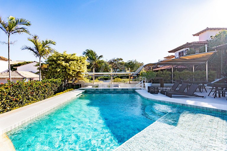 Linda casa com 6 suítes, em condomínio frente mar, em Geribá
