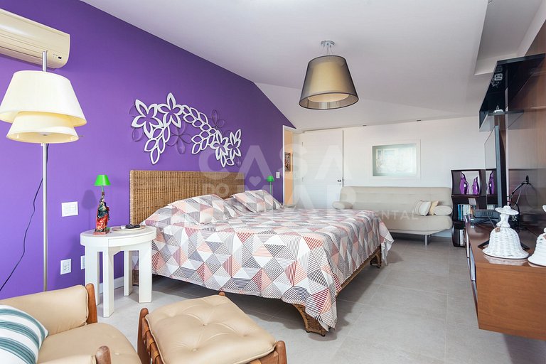 Beautiful house with 6 suites, in condominium facing the sea