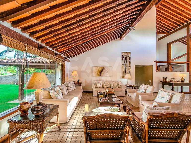 Linda casa, pé na areia da praia da Ferradura, com cinco suí