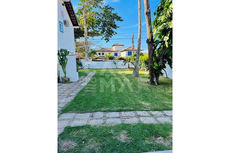 Linda casa com 6 quartos, piscina, ao lado da praia do canto