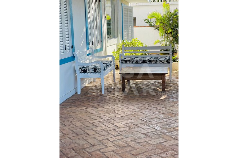 Linda casa com 6 quartos, piscina, ao lado da praia do canto