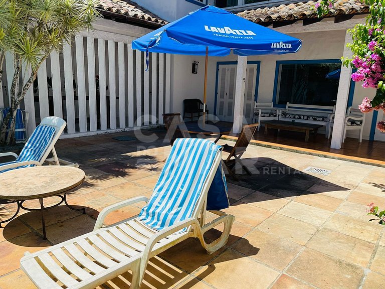 Beautiful house with 6 bedrooms, swimming pool, next to the